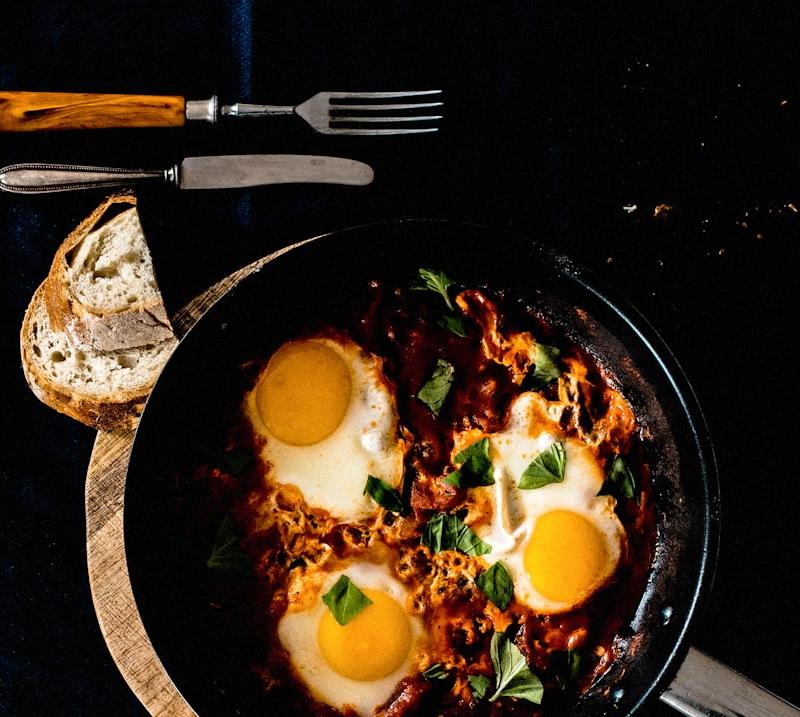 Shakshuka — Tomato Egg Skillet with Crusty Bread