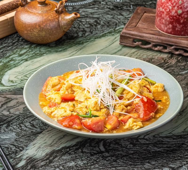 Silky Scrambled Tomato & Egg Over Rice