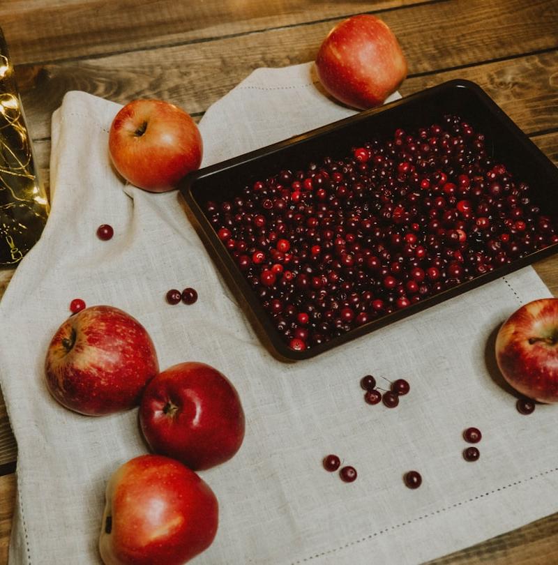 20-Min Skillet Apple Crisp with Cranberries