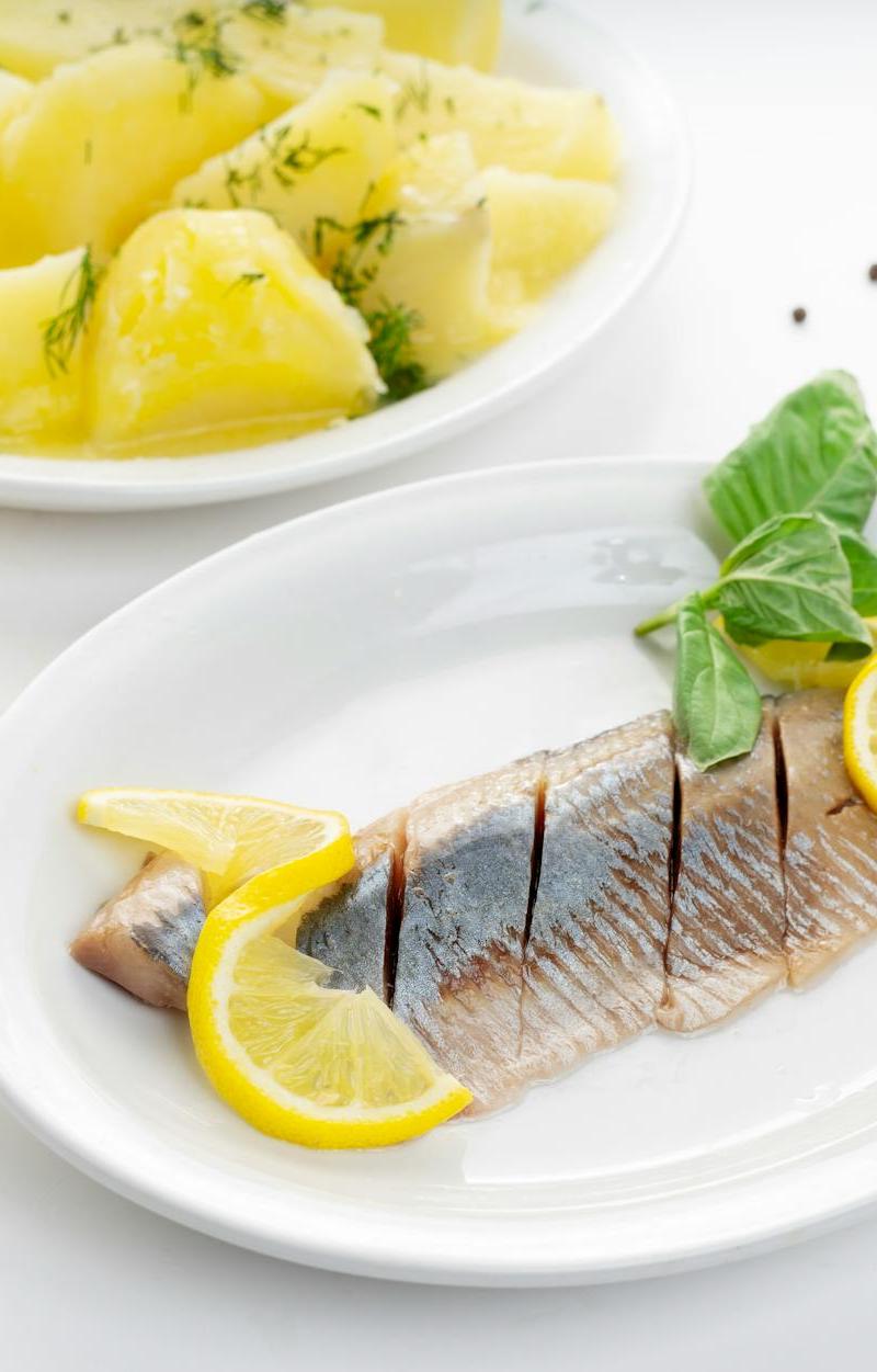 Śledź w Oleju (Herring in Oil)