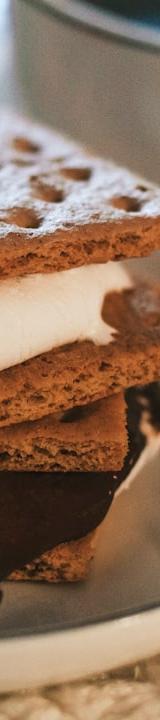 5-Min S'mores Dip with Graham Crackers