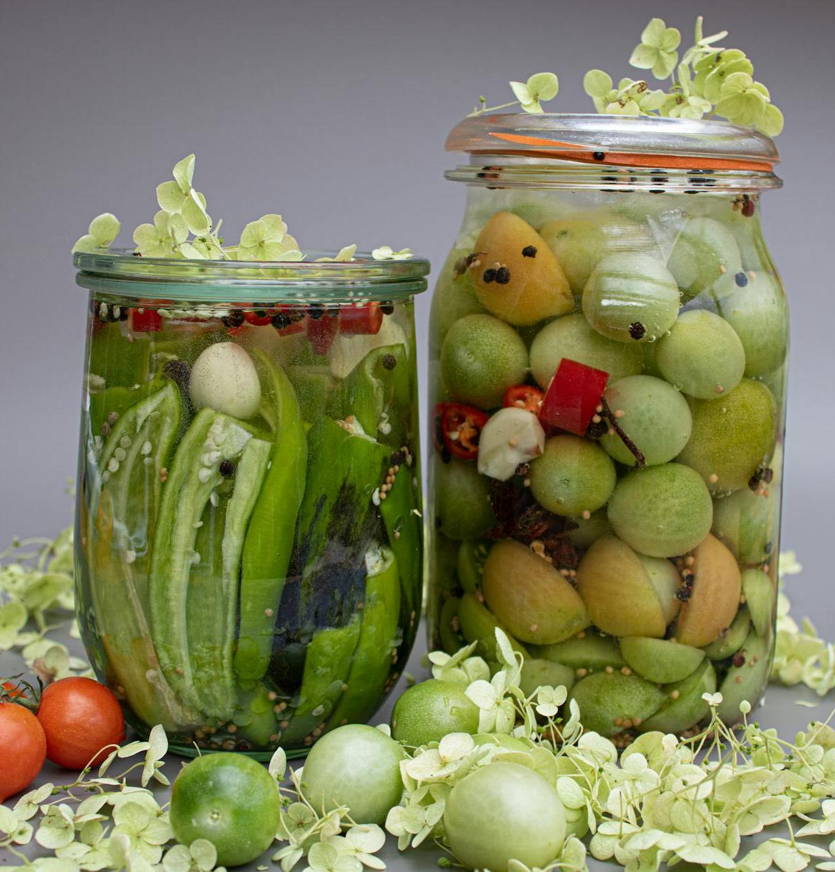 Southern Quick-Pickled Green Tomatoes