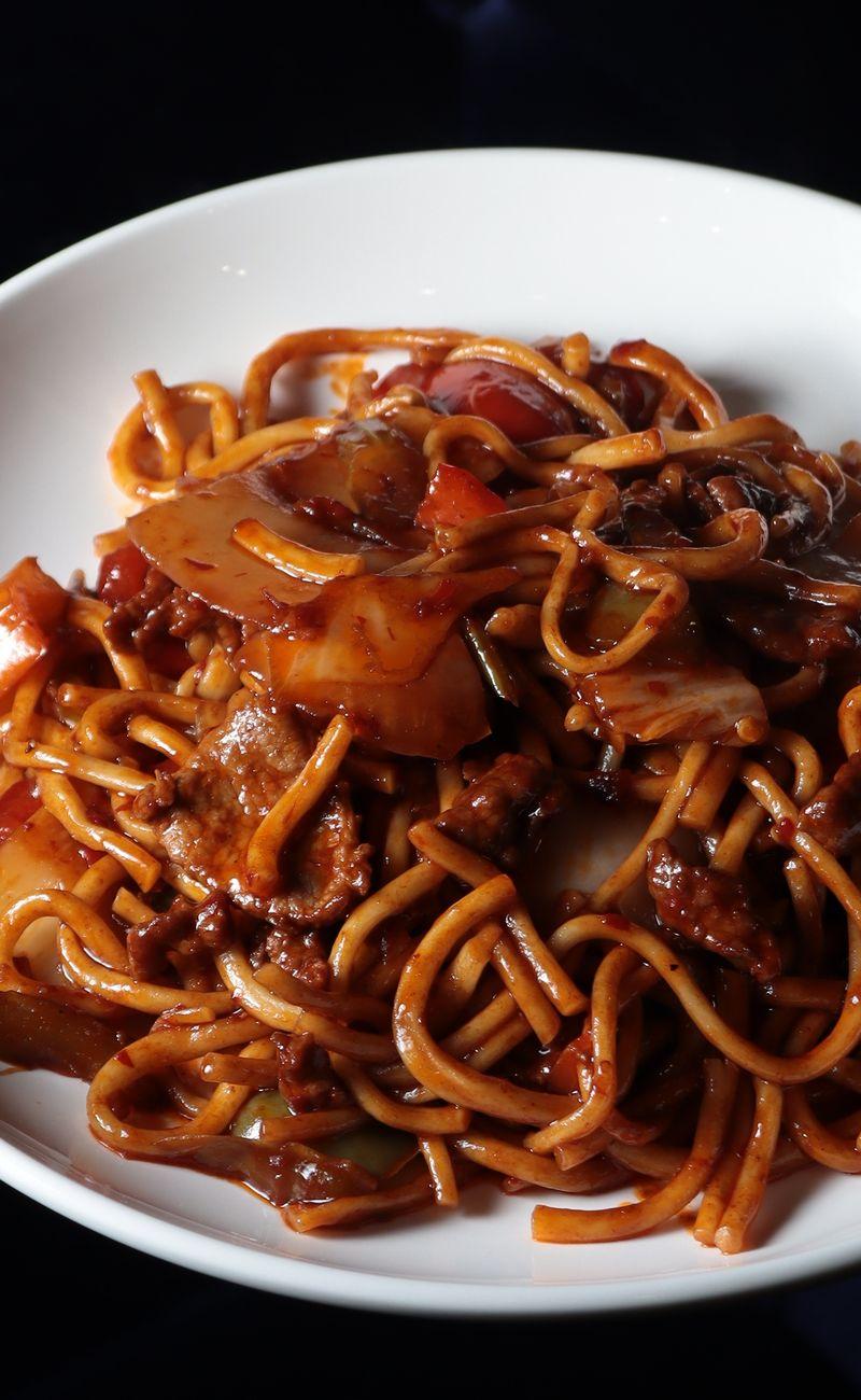 Soy-Garlic Beef Lo Mein