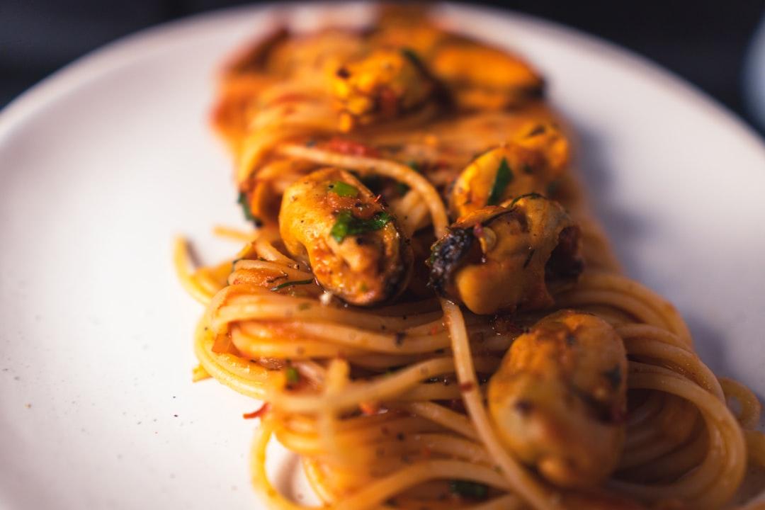 Spaghetti al Cartoccio — Mussels in Parchment