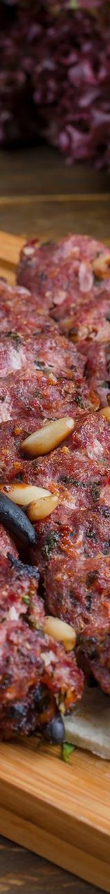 Spiced Beef Kofta with Garlic Sauce & Flatbread