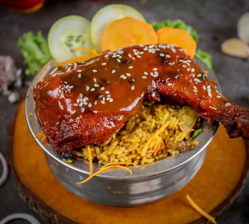 30-Min Spiced Chicken Kabsa with Fresh Salad