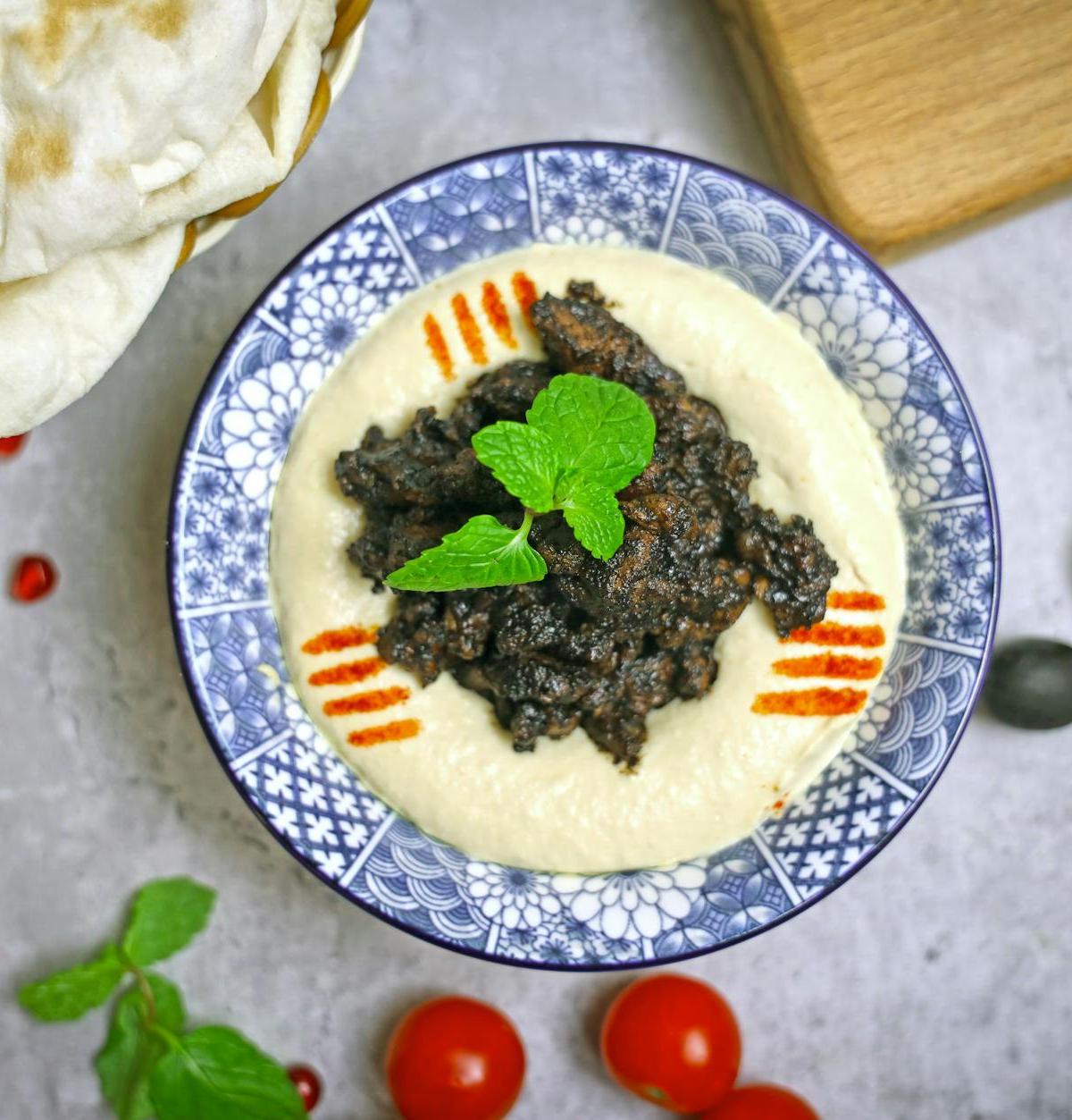 Spiced Lamb & Creamy Hummus