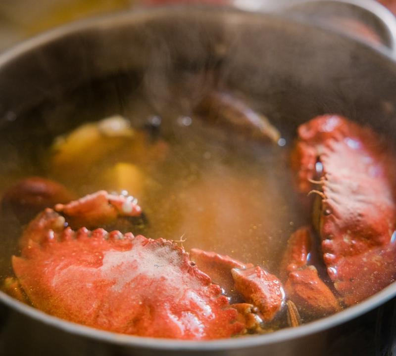 20-Min Spicy Crab Stew