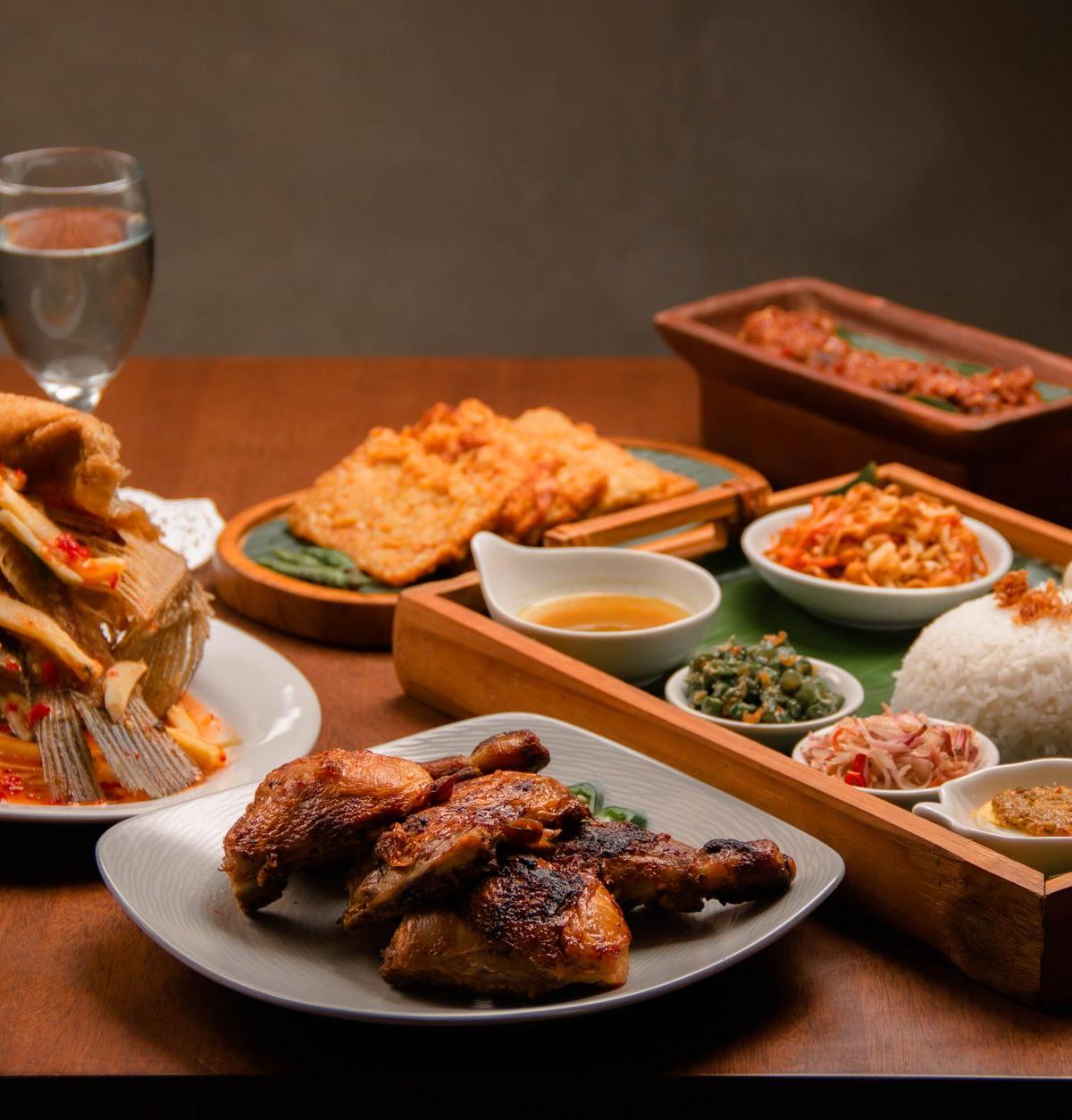 Spicy Grilled Chicken Plate with Rice & Sides