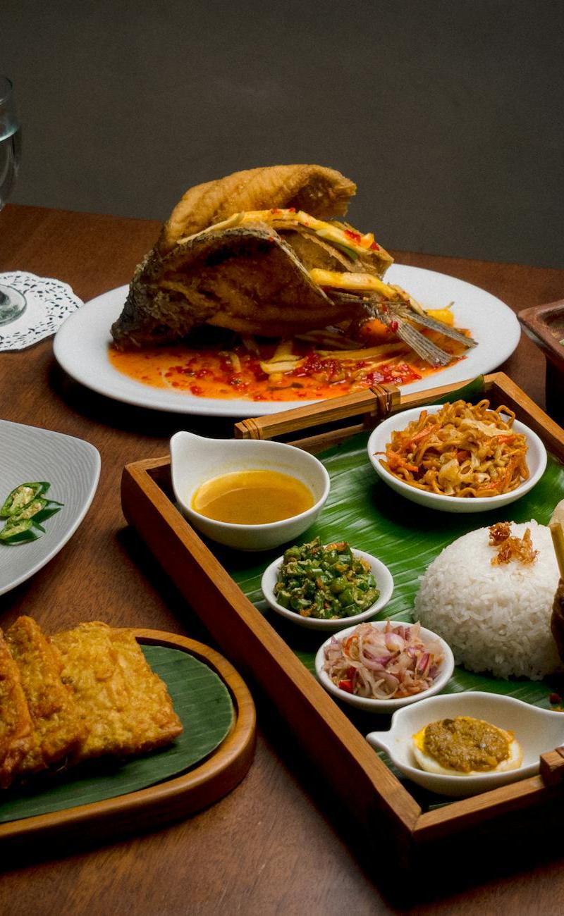 Spicy Grilled Chicken with Crispy Tempeh & Rice