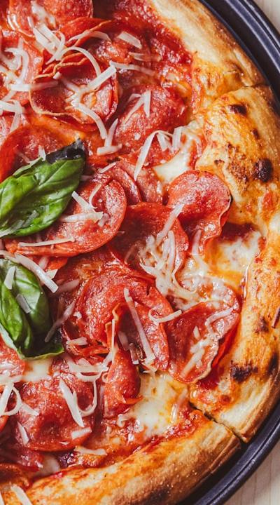 20-Minute Spicy Salami Pizza