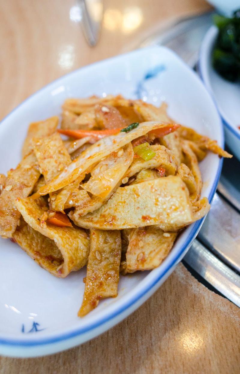 Spicy Seafood Cake Skillet