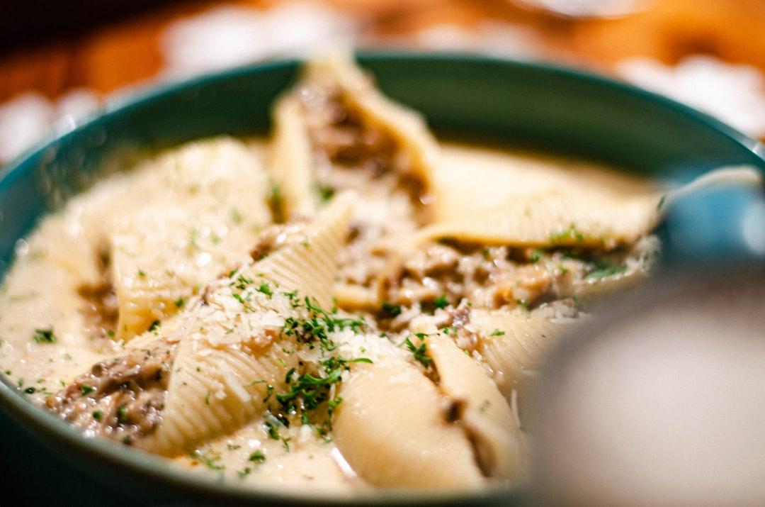 Quick Spinach and Ricotta Stuffed Shells