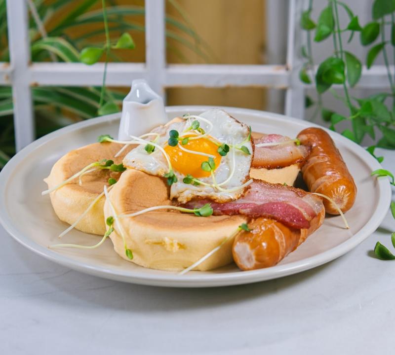 Steamed Breakfast Bao with Eggs & Pork