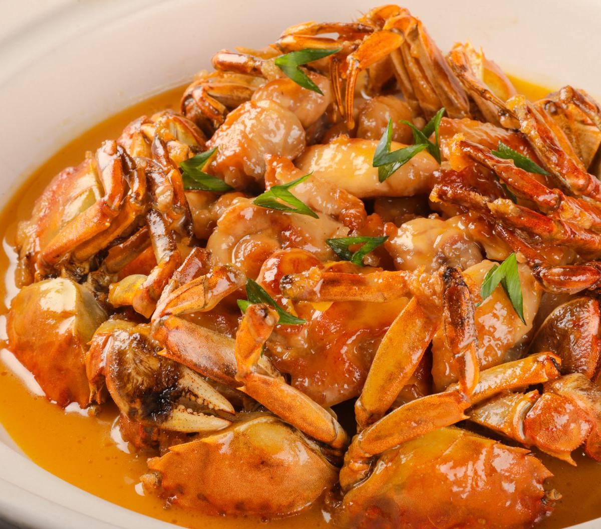 Steamed Shanghai Hairy Crab with Ginger-Vinegar Dip