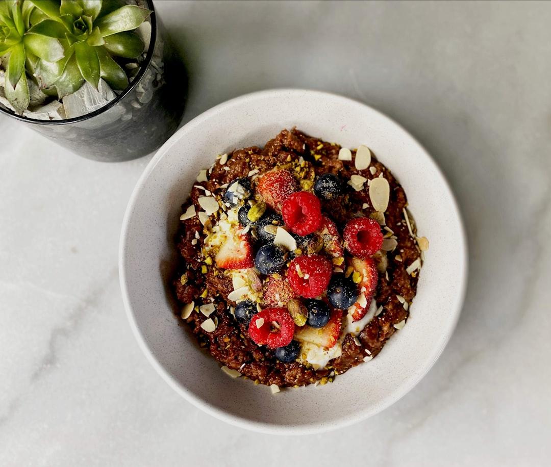 Steel Cut Oatmeal with Cinnamon & Berries
