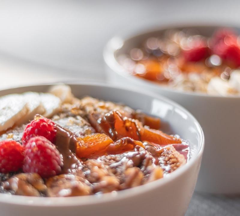 Creamy Steel Cut Oatmeal with Cinnamon & Fruit