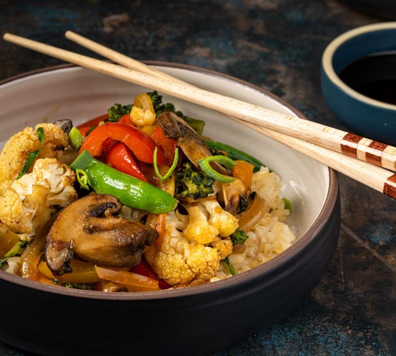 Stir-Fried Rice Cakes with Vegetables