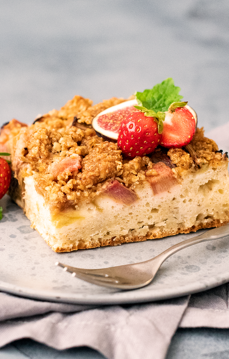 5-Minute Strawberry Crunch Parfait