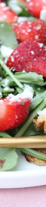 Strawberry Spinach Salad with Poppy Dressing