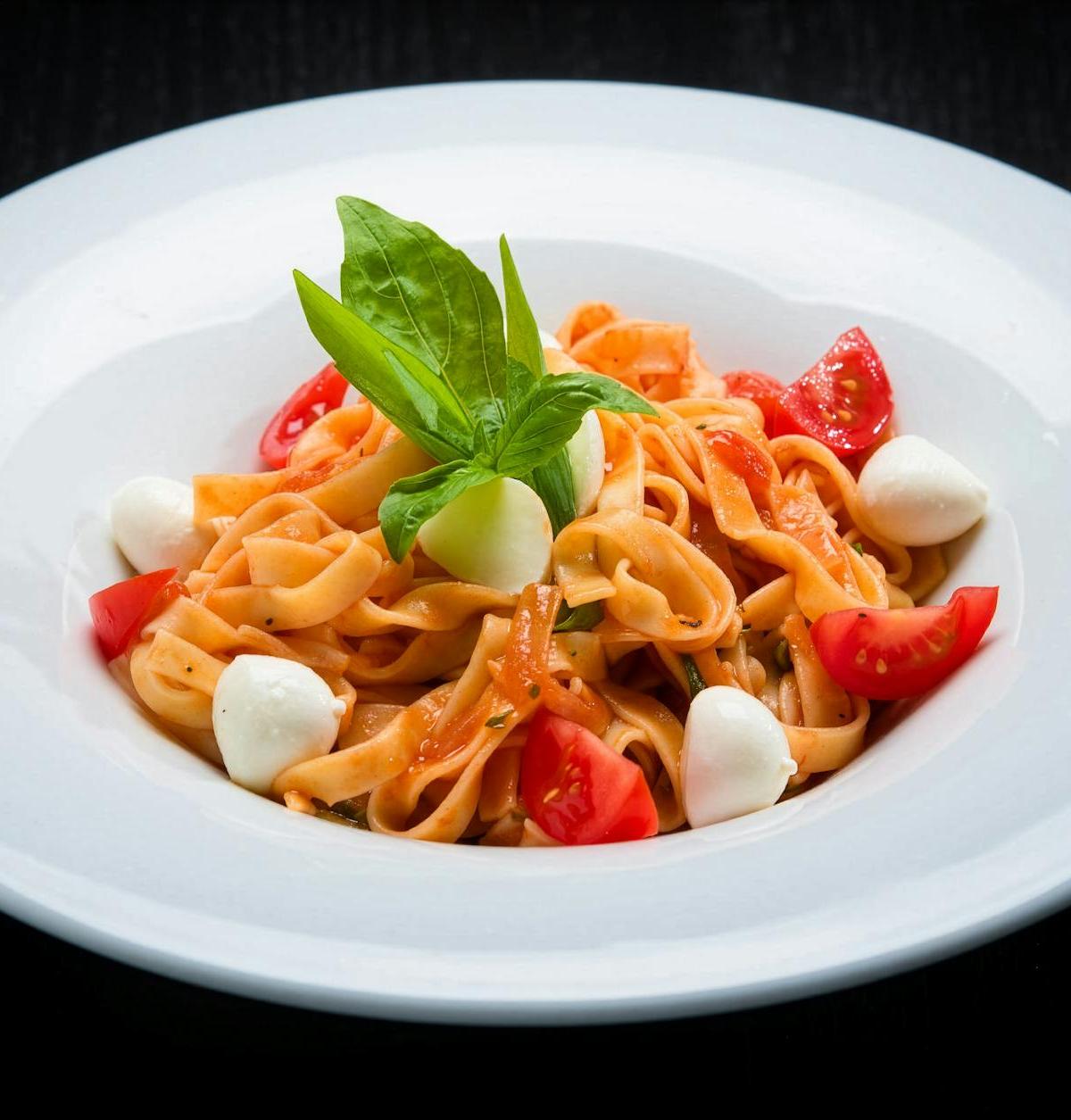 Strozzapreti al Pomodoro & Mozzarella