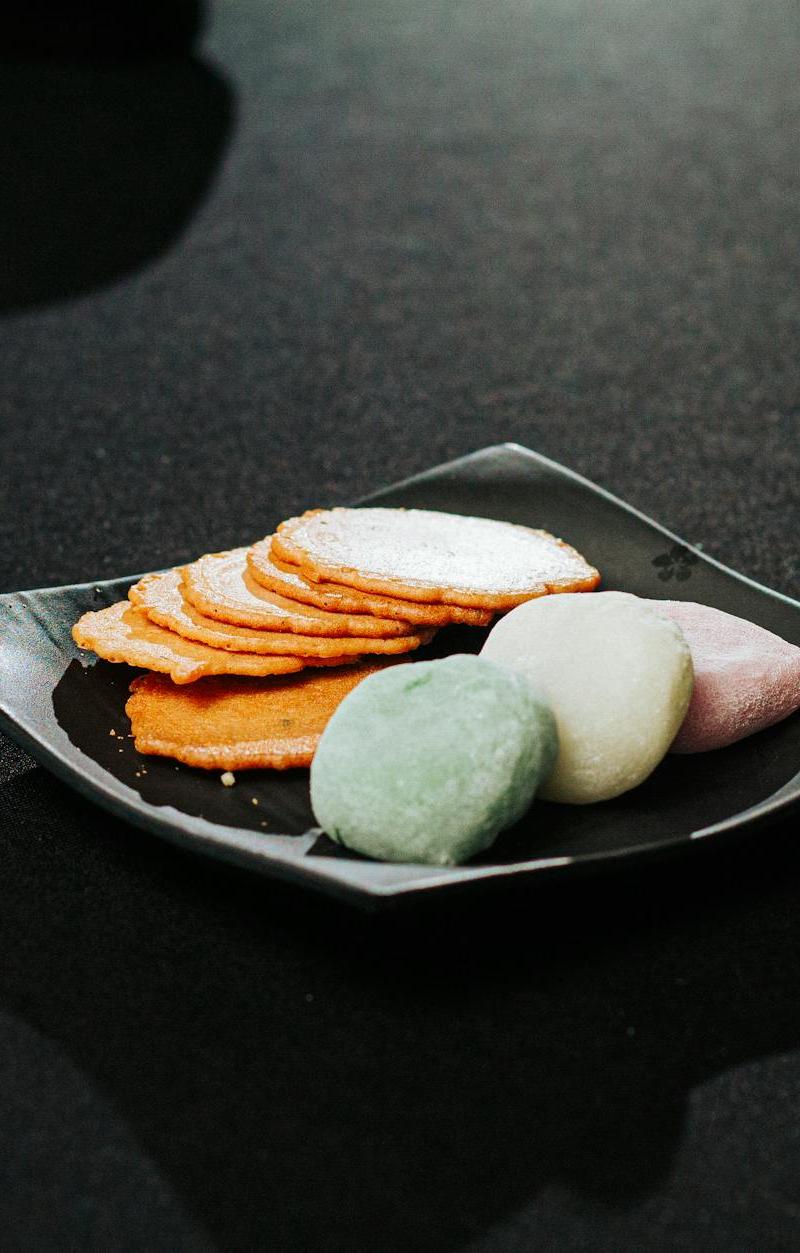 Sweet Mochi & Crispy Rice Crackers