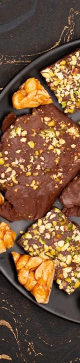 Sweet & Salty Chocolate Pretzel Bark