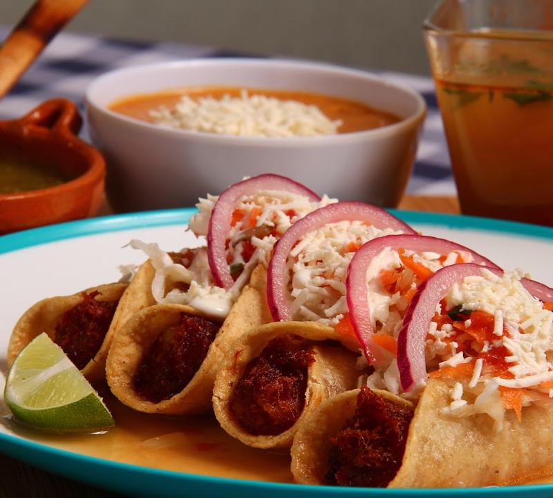 Tacos de Birria de Chivo
