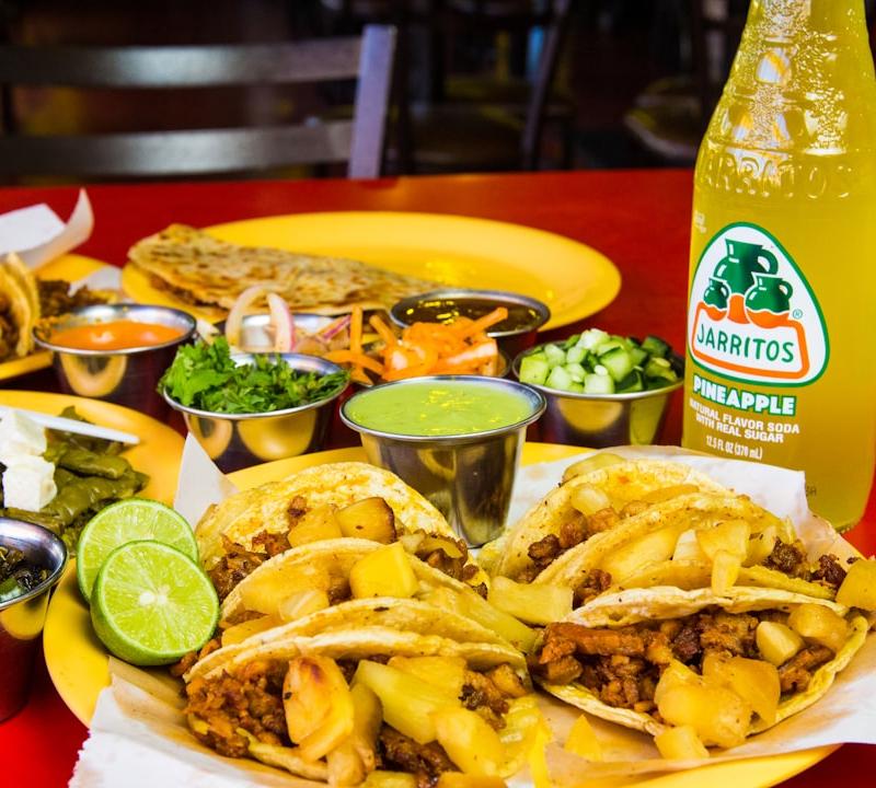 Tacos de Cochinita con Habanero