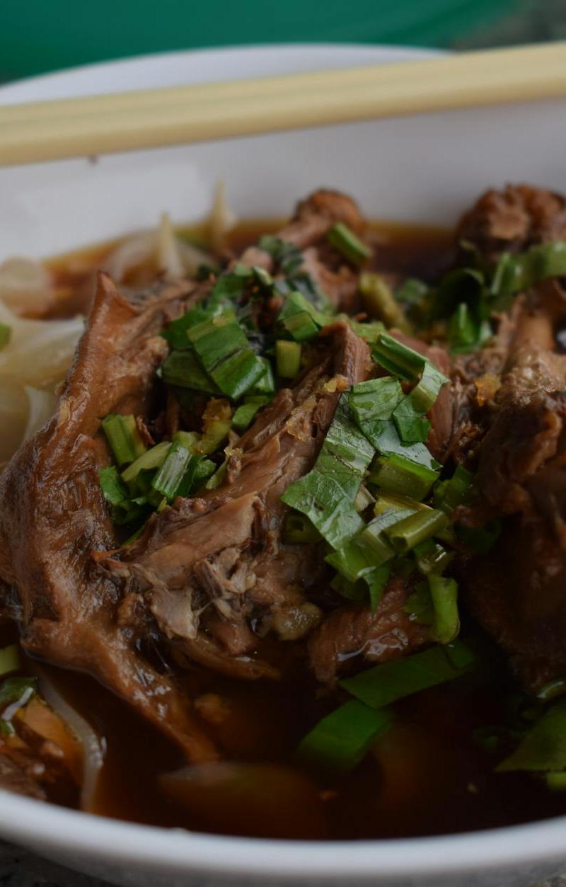 20-Min Thai Boat Noodle Beef Broth
