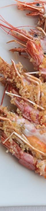 Thai Garlic Butter Prawns with Crispy Crackers