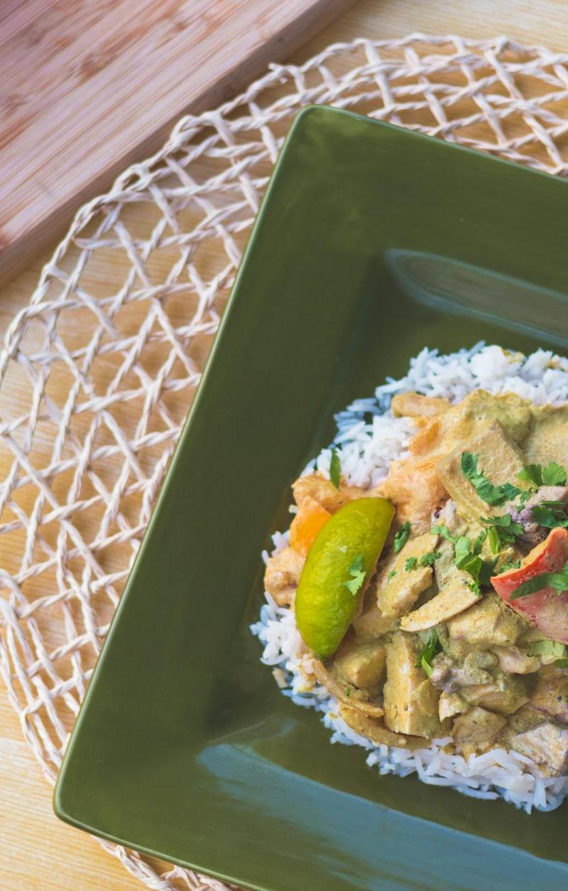 20-Min Thai Green Curry with Tofu & Rice
