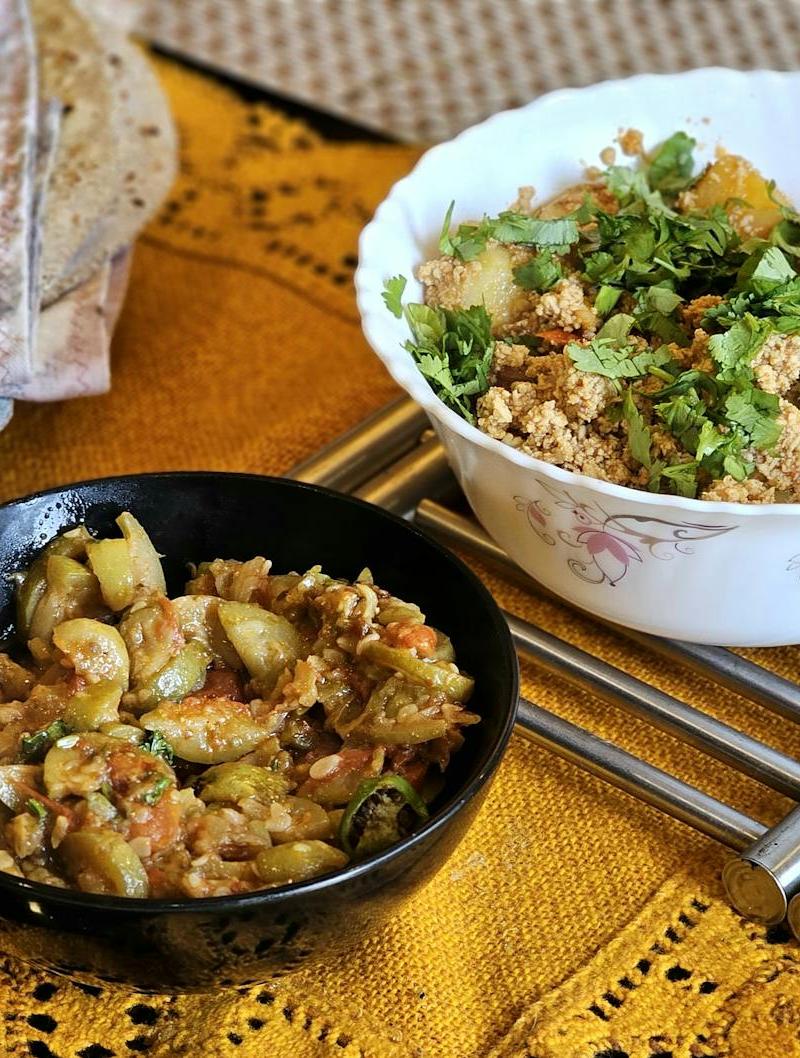 Thepla with Aloo Sabji & Pickled Chili