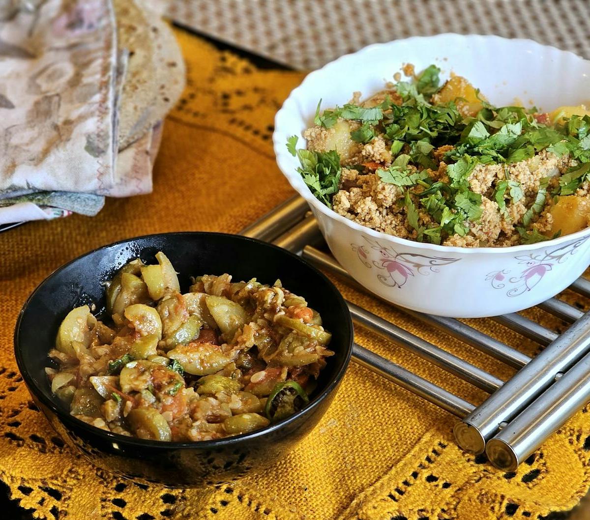 Thepla with Aloo Sabji & Pickled Chili