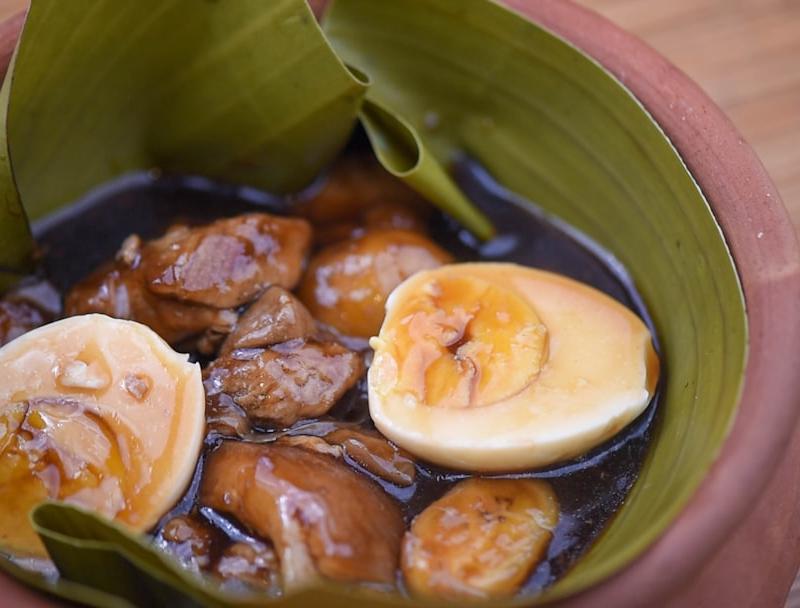 Thit Kho Trung