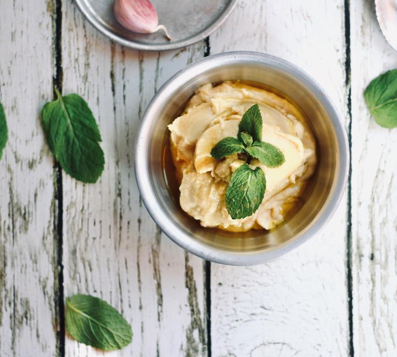 Toum — Fluffy Garlic Whip