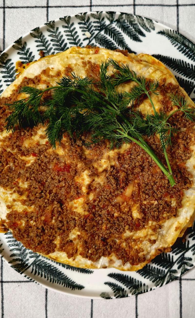Turkish Lahmacun with Lemon & Arugula
