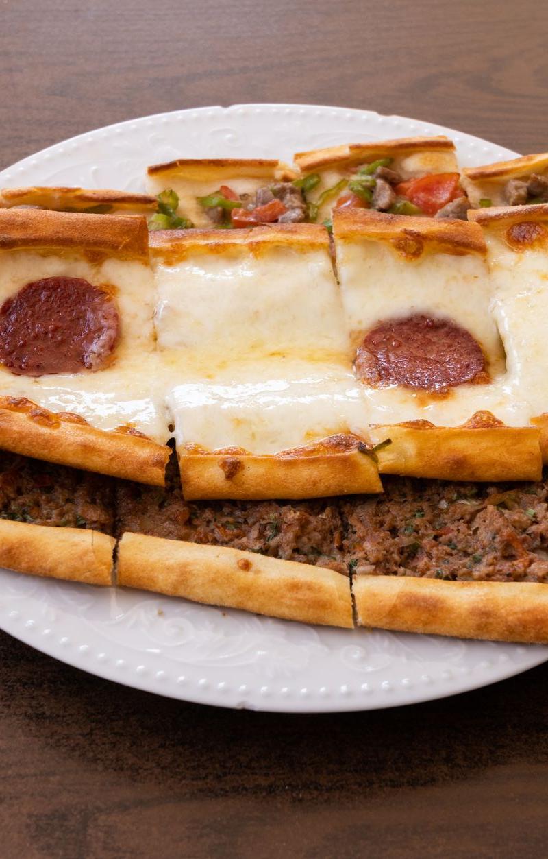 Turkish Mixed Pide (Kariş Pide)