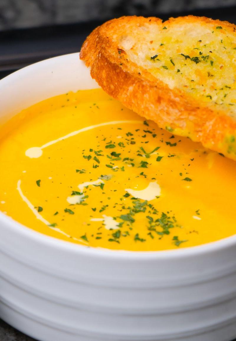 20-Min Turkish Red Lentil Soup with Garlic Bread