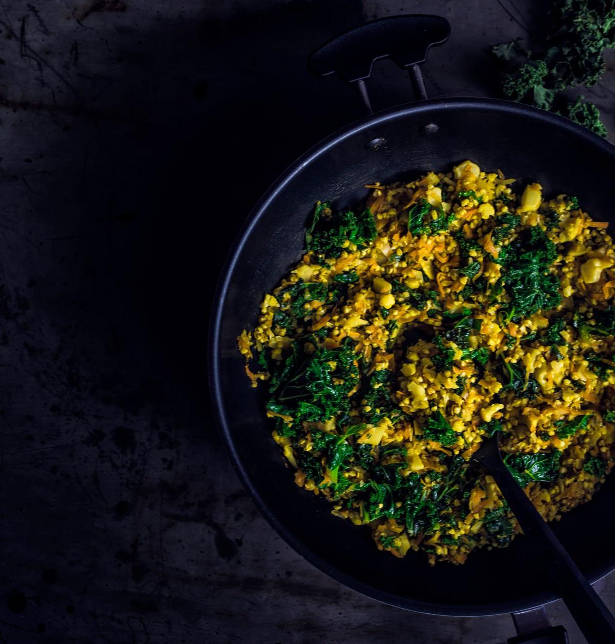 Turmeric Rice & Veggies — One-Pot Tahiri