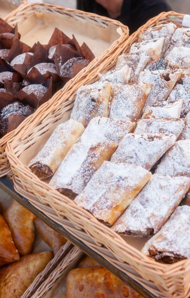 Cottage Cheese Strudel (Túrós Rétes)