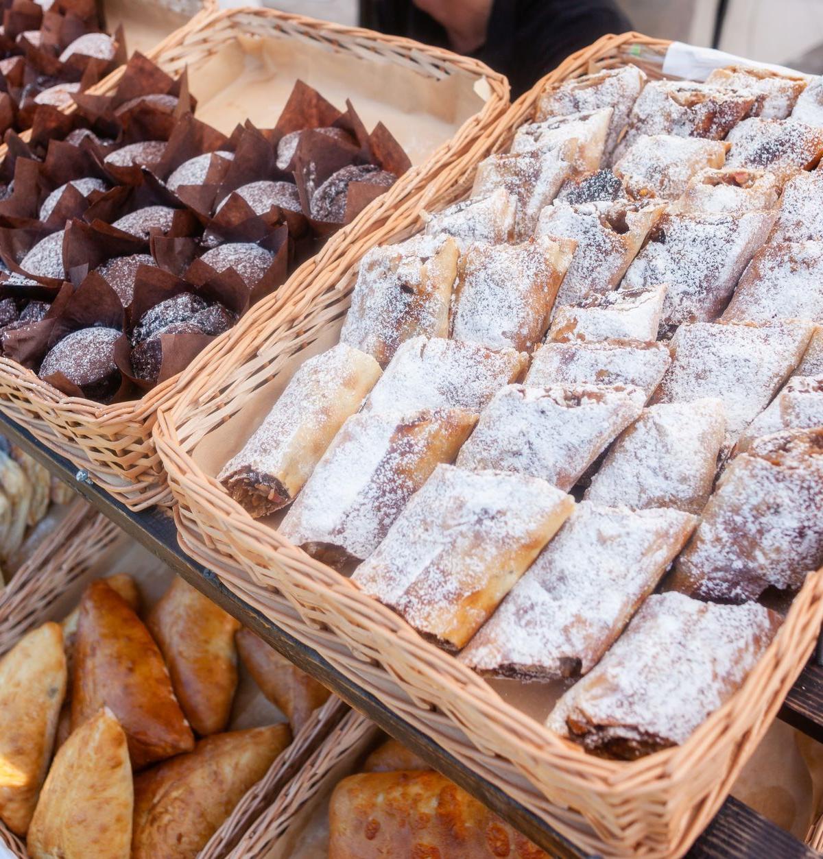 Cottage Cheese Strudel (Túrós Rétes)