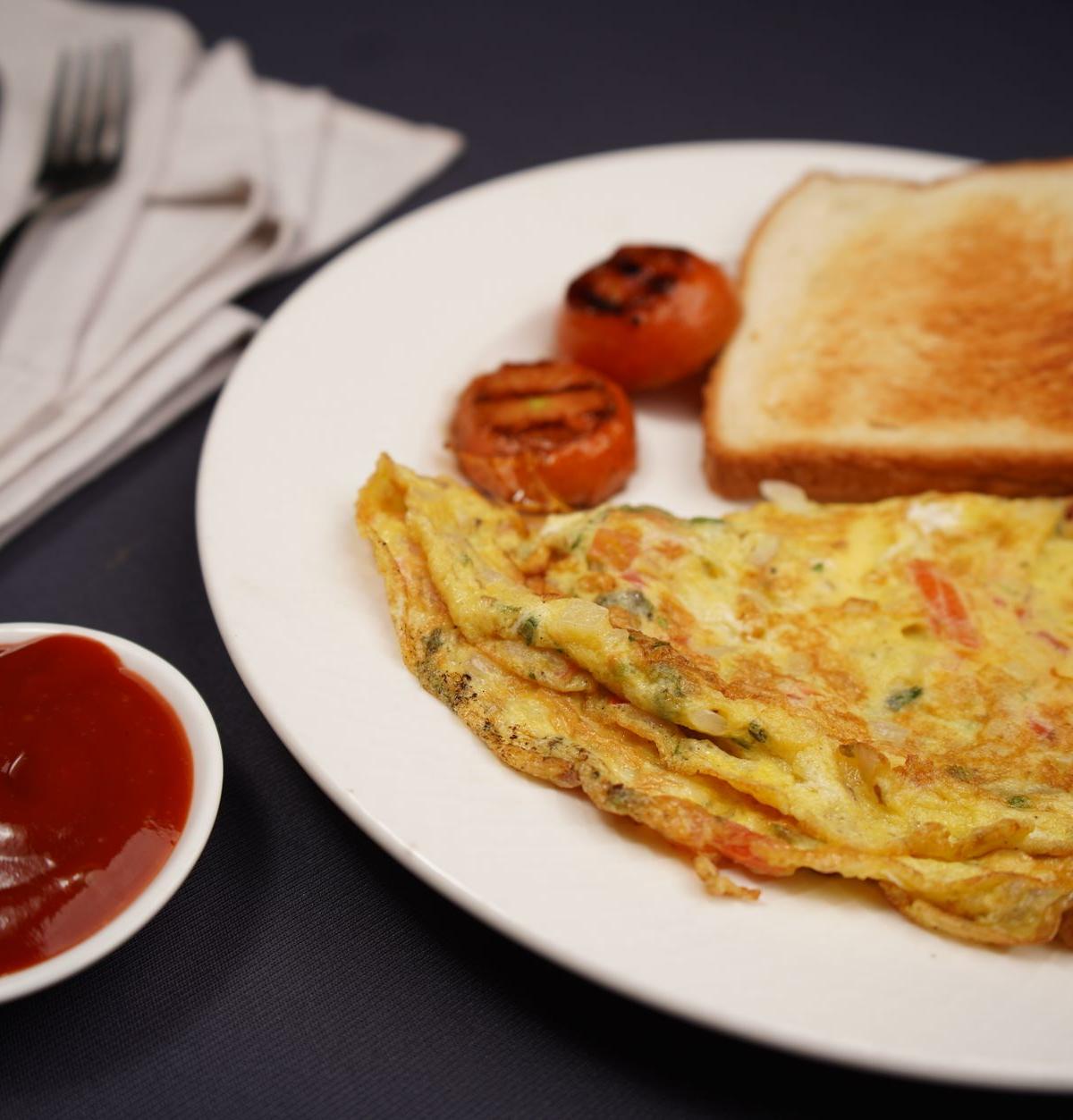 Veggie Egg White Omelette with Tomatoes & Toast
