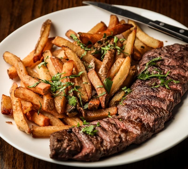 Whisky Beef Tenderloin with Crispy Fries