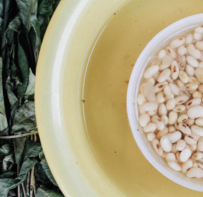 White Bean Soup with Garlic & Herbs