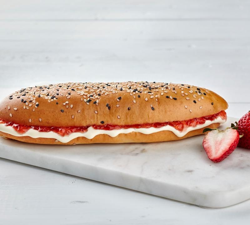 Yogurt Bagel with Jam & Honey