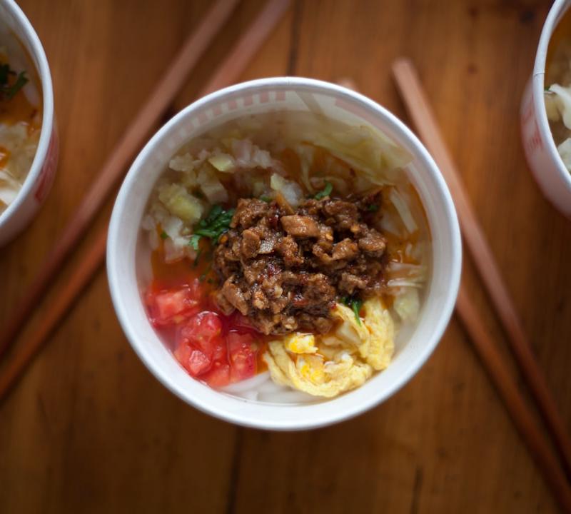 Yunnan Braised Chicken with Rice Noodles