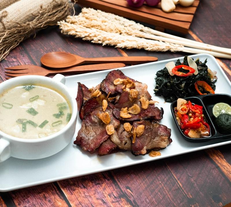 Yunnan Er Kuai with Crispy Pork