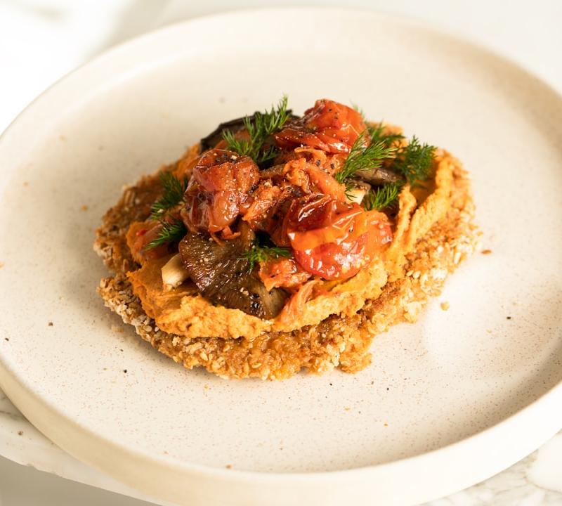 Hummus Veggie English Muffin
