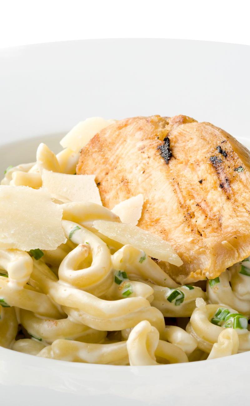 Garlic Parmesan Pasta with Grilled Chicken